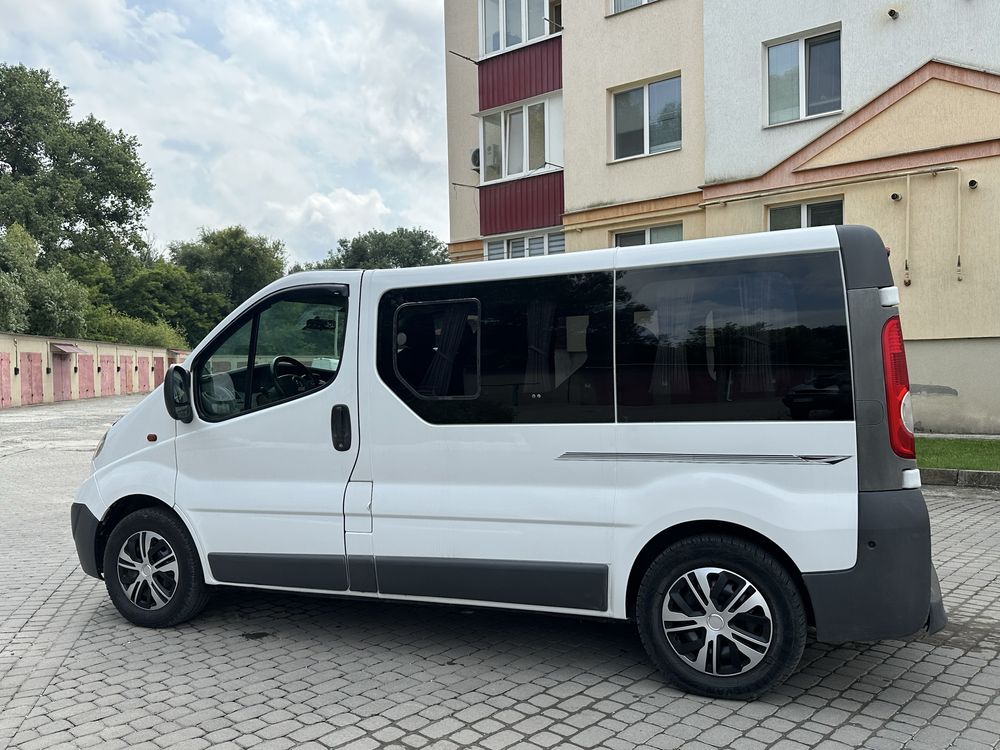 Опель Віваро 2.0TDI