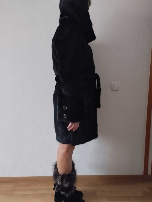 Норковая женская шуба  44 р