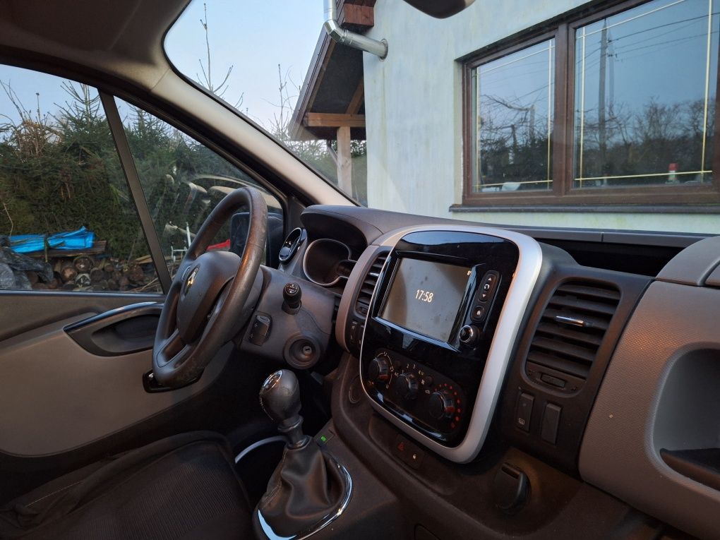Renault Trafic Long