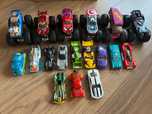 Zestaw hot wheels 18 autek, monster truck, spiderman, kapitan Ameryka