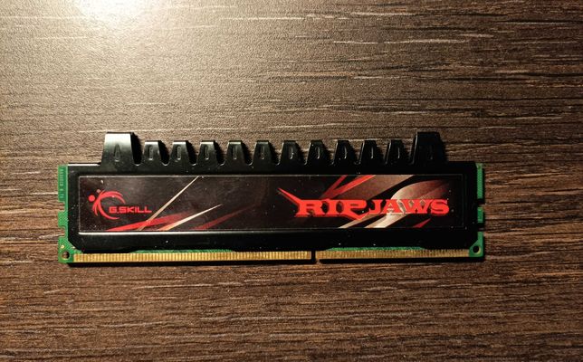 Оперативная память G.Skill Ripjaws X 4 GB (2 x 2 GB) DDR3-1333 CL9