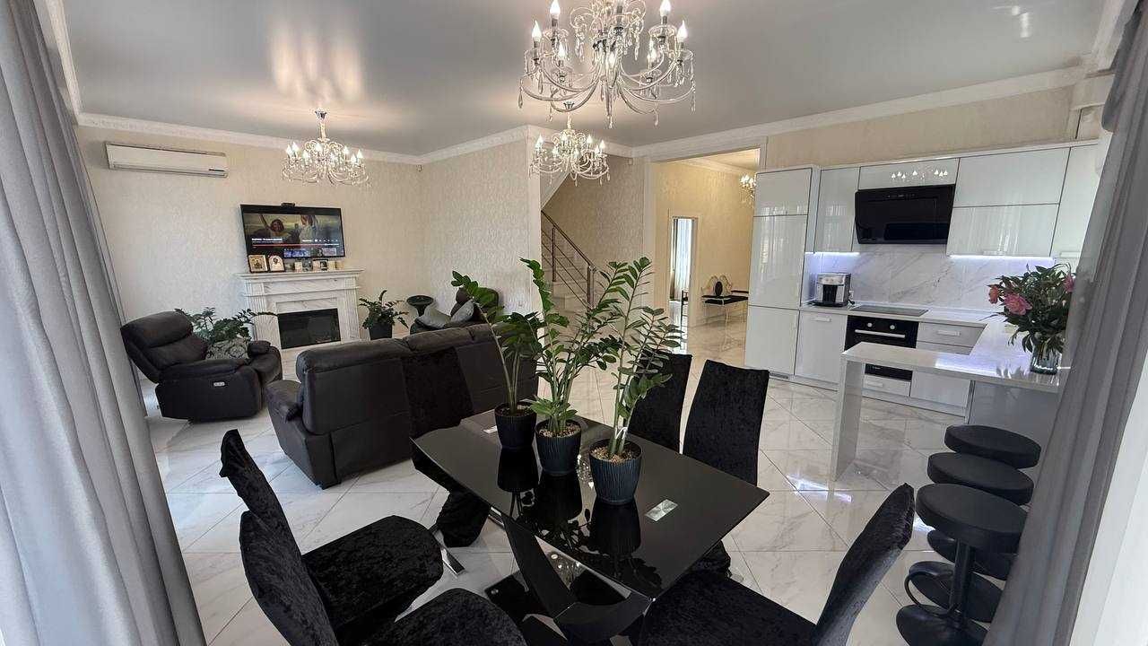 Продам дом в Лесках с отличным ремонтом+мебель+техника Море рядом