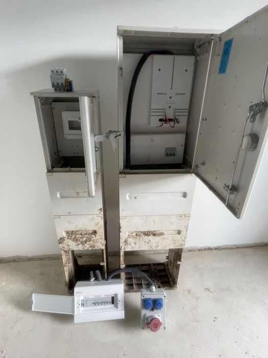 Rozdzielnica budowlana /erbetka / 2 x rozdzielnia elektryczna