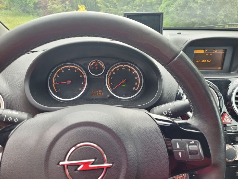 Opel corsa D COSMO LPG