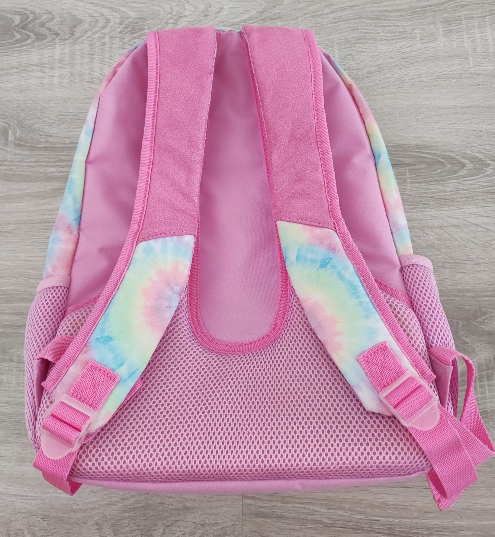 Mochila unicórnio lindíssima praticamente nova