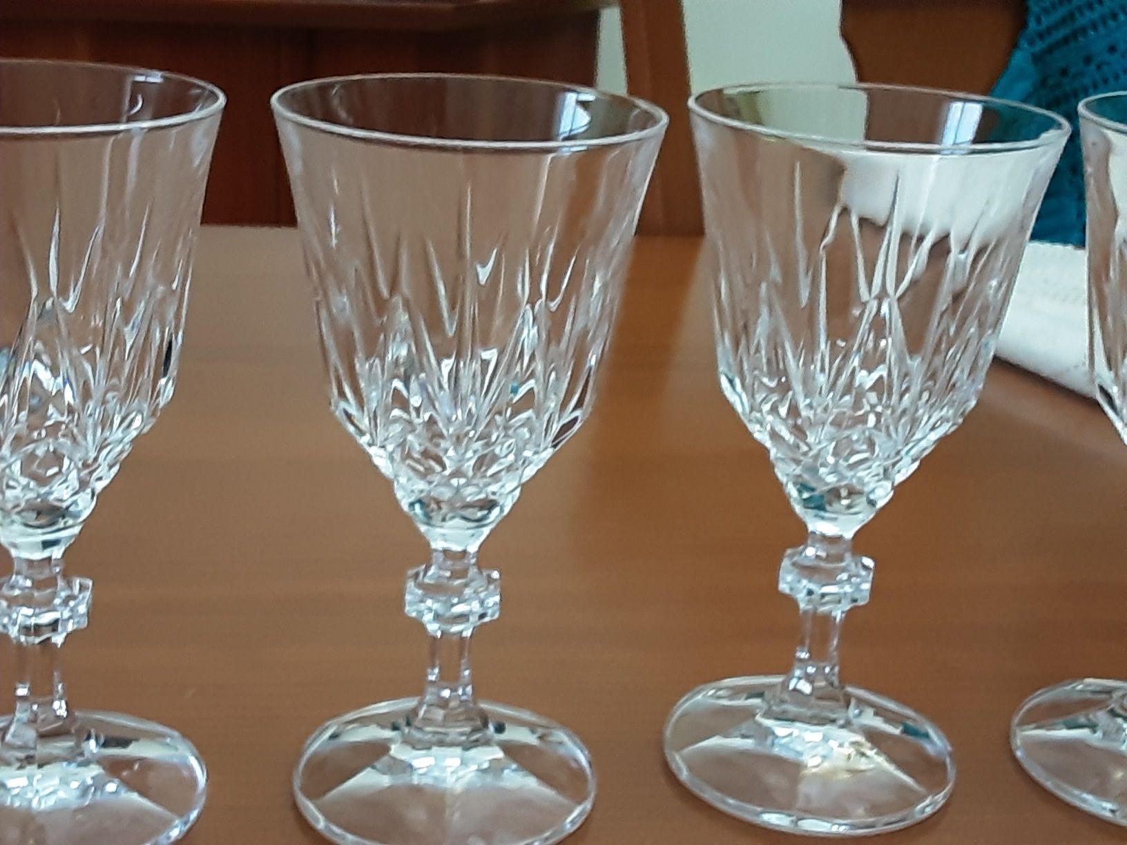 4 copos em cristal tamanho  de água