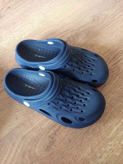 Dwie pary Crocsow rozm 34/35