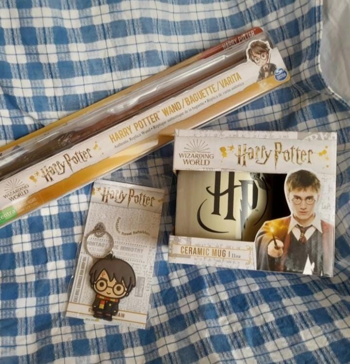 Conjunto caneca, varinha e porta chaves Harry Potter