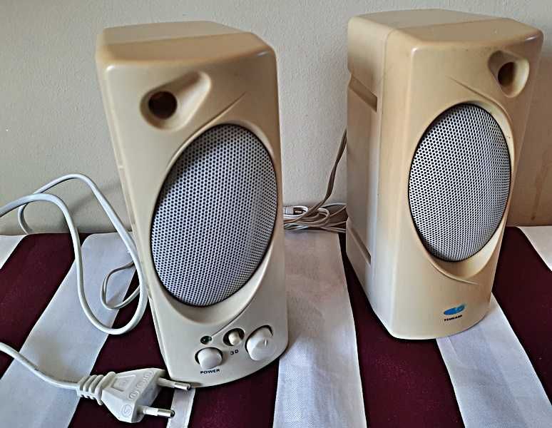 Głośniki do retro komputera Model Tsunami 693