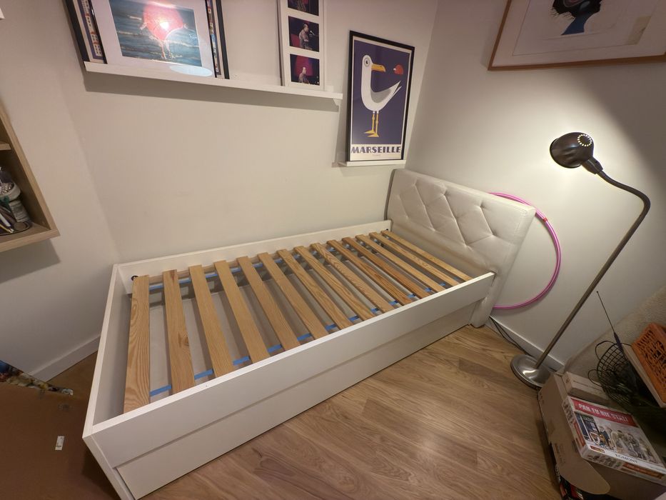 Lóżko rozkladane + 2 materace