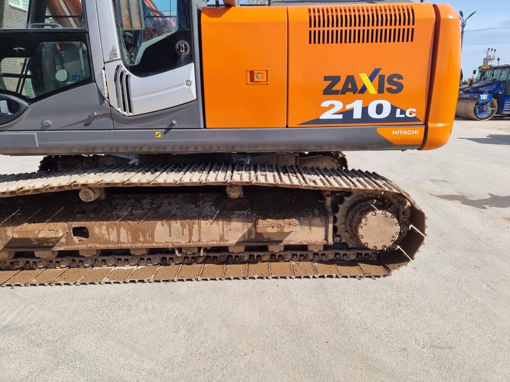 Продам экскаватор Hitachi Zx  210 lc , 2012 г