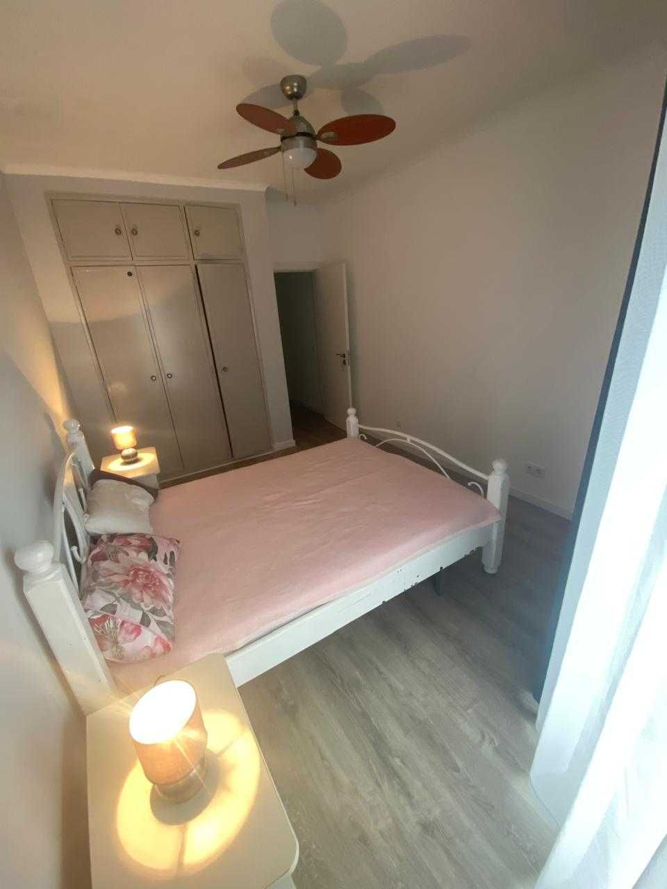 Quarto para / centro de Portimão