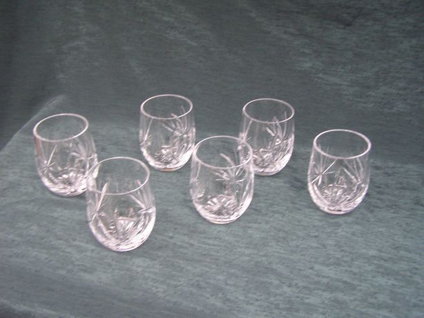 Kryształowe szklanki np. do wody (okrągłe) 5 sztyk.