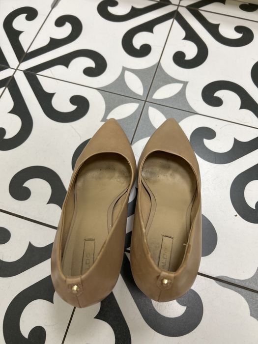 szpilki beżowe aldo 38