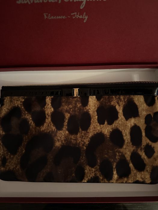 Оригінальний клатч Salvatore Ferragamo.