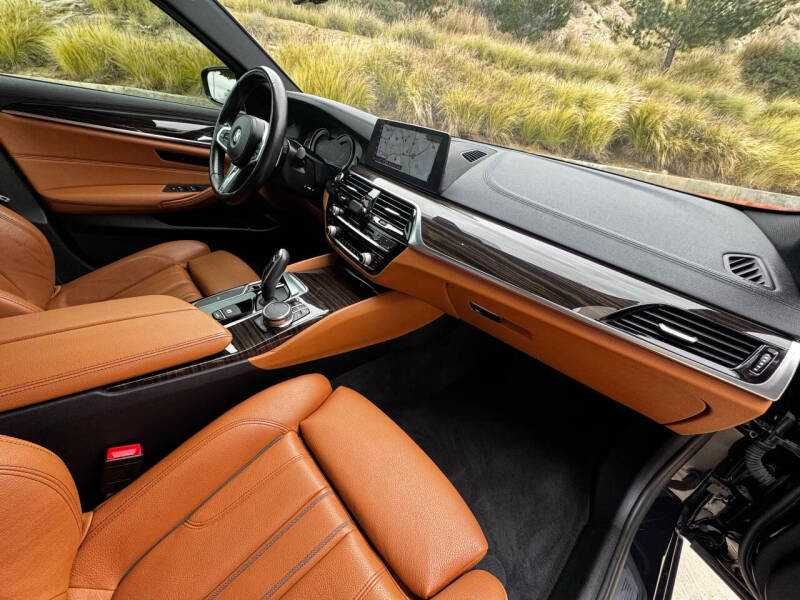 2018 BMW 5 Series 530i