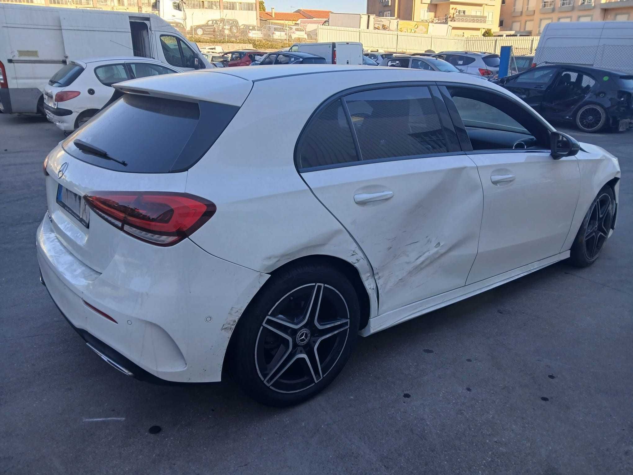 Mercedes-Benz Classe A180d 2021 - SALVADO - 83 MIL KMS!