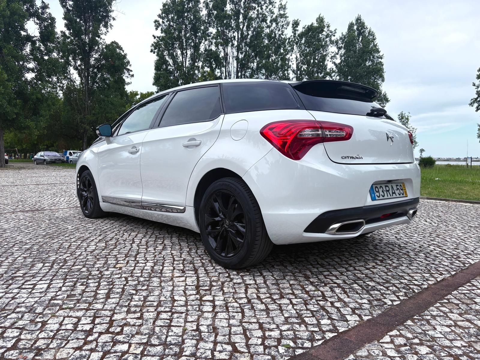 DS5 1.6 HDi So Chic 115 CV com pintura nova