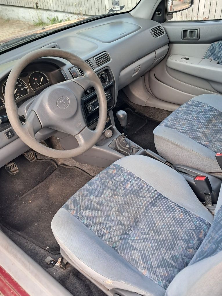 Toyota starlet ..