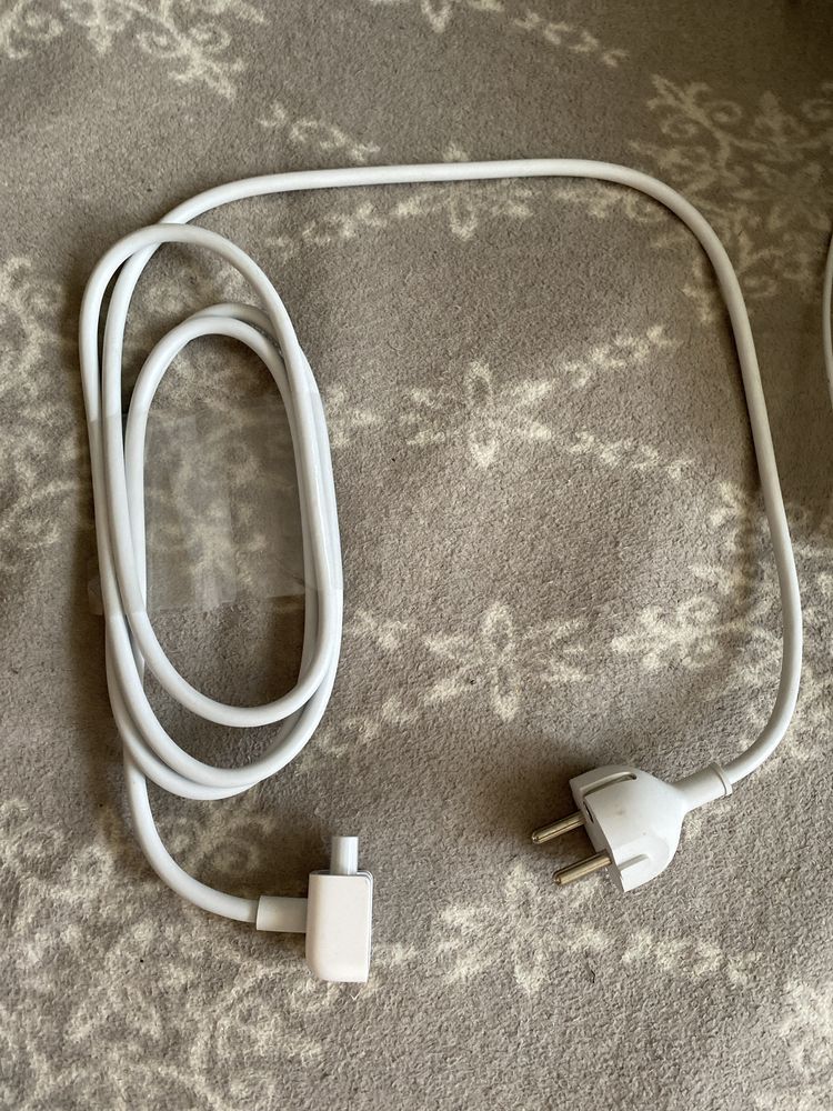 Kabel zasilajacy apple