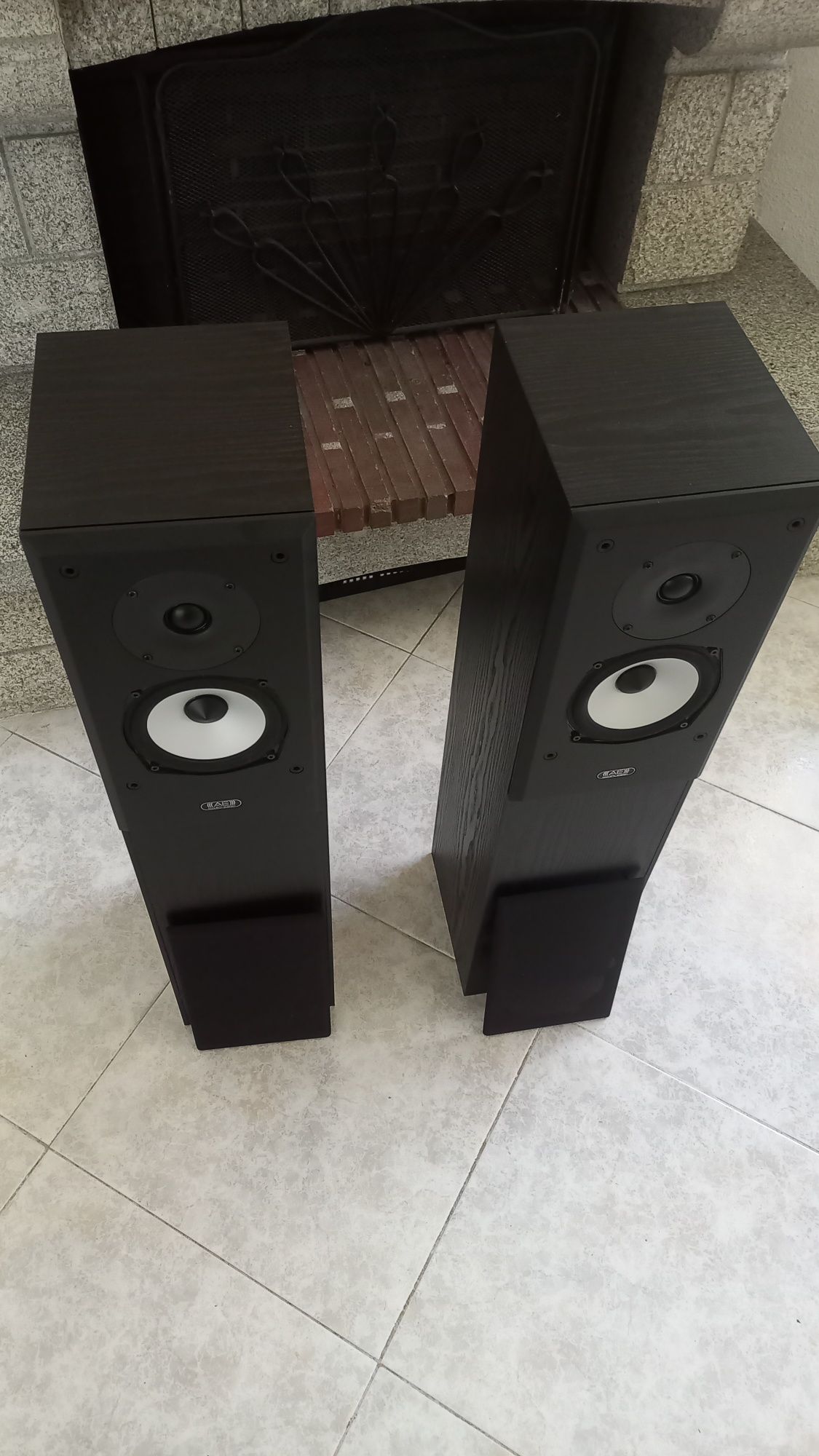 Colunas Acoustic Energy Aegis Two