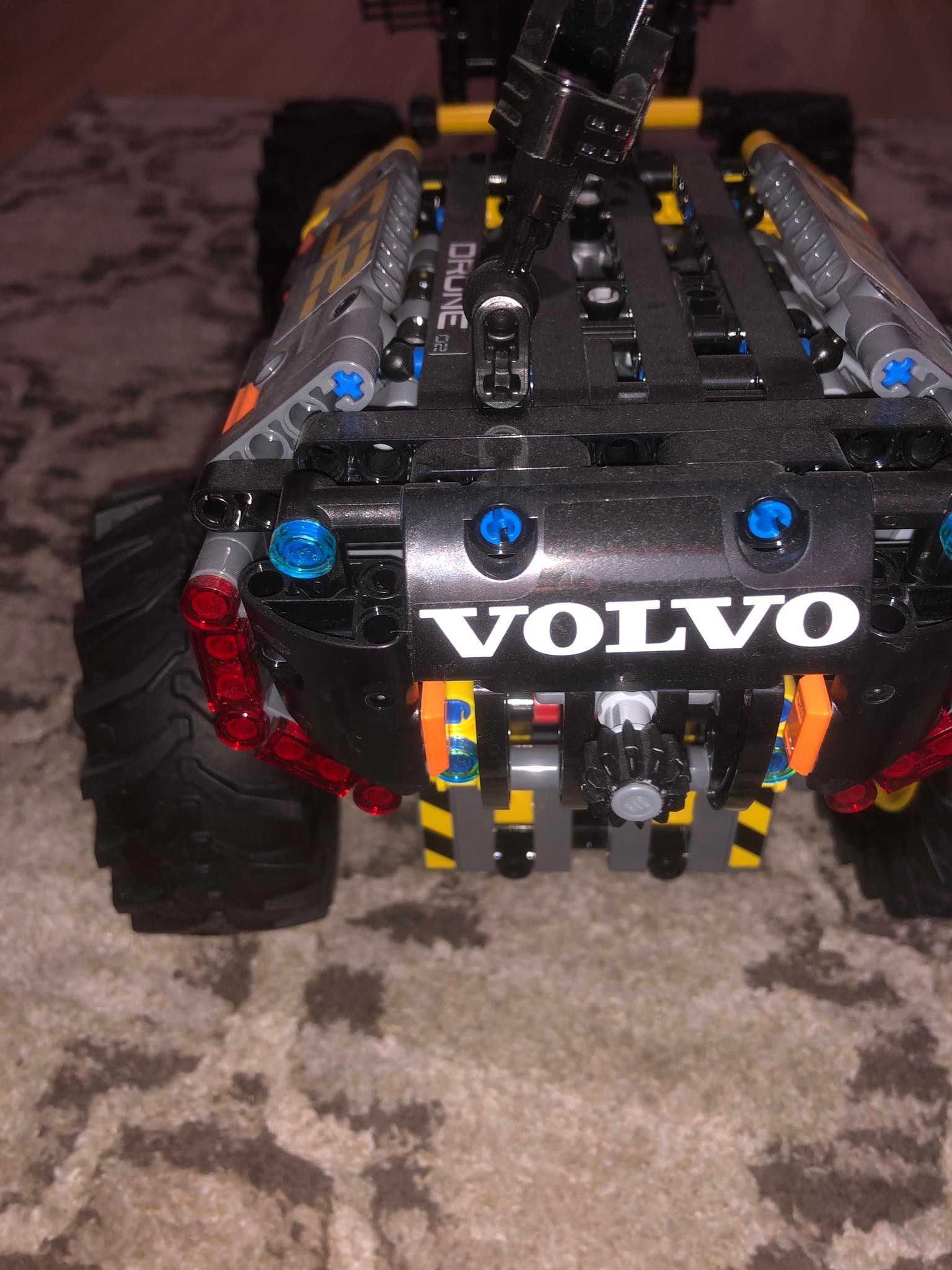 Lego Technic Volvo Koparka Kołowa