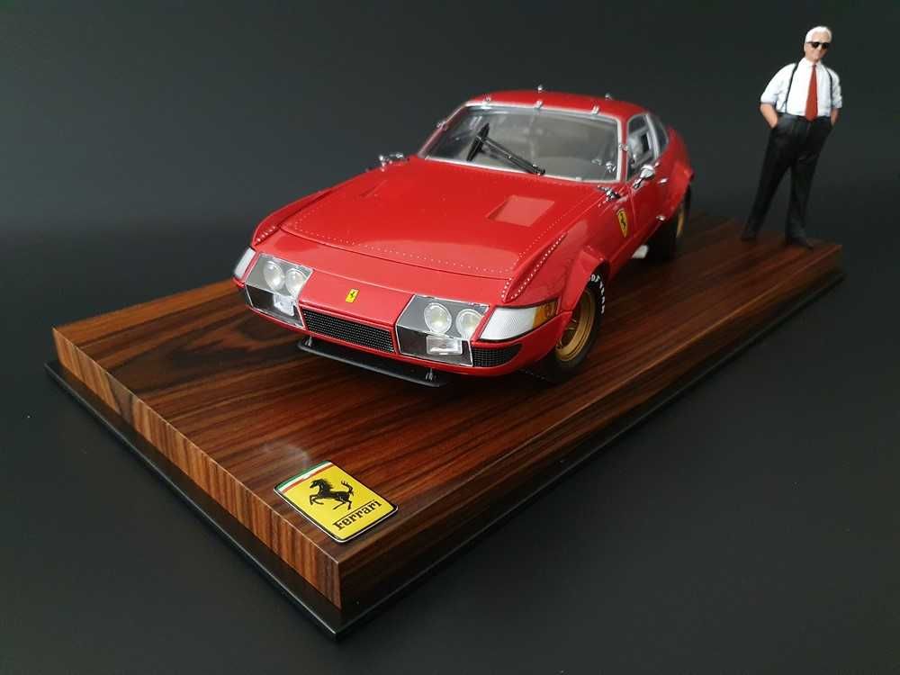 1/18 Арт-Подиум «Креативный Палисандр» (для моделей Schuco, Kyosho)