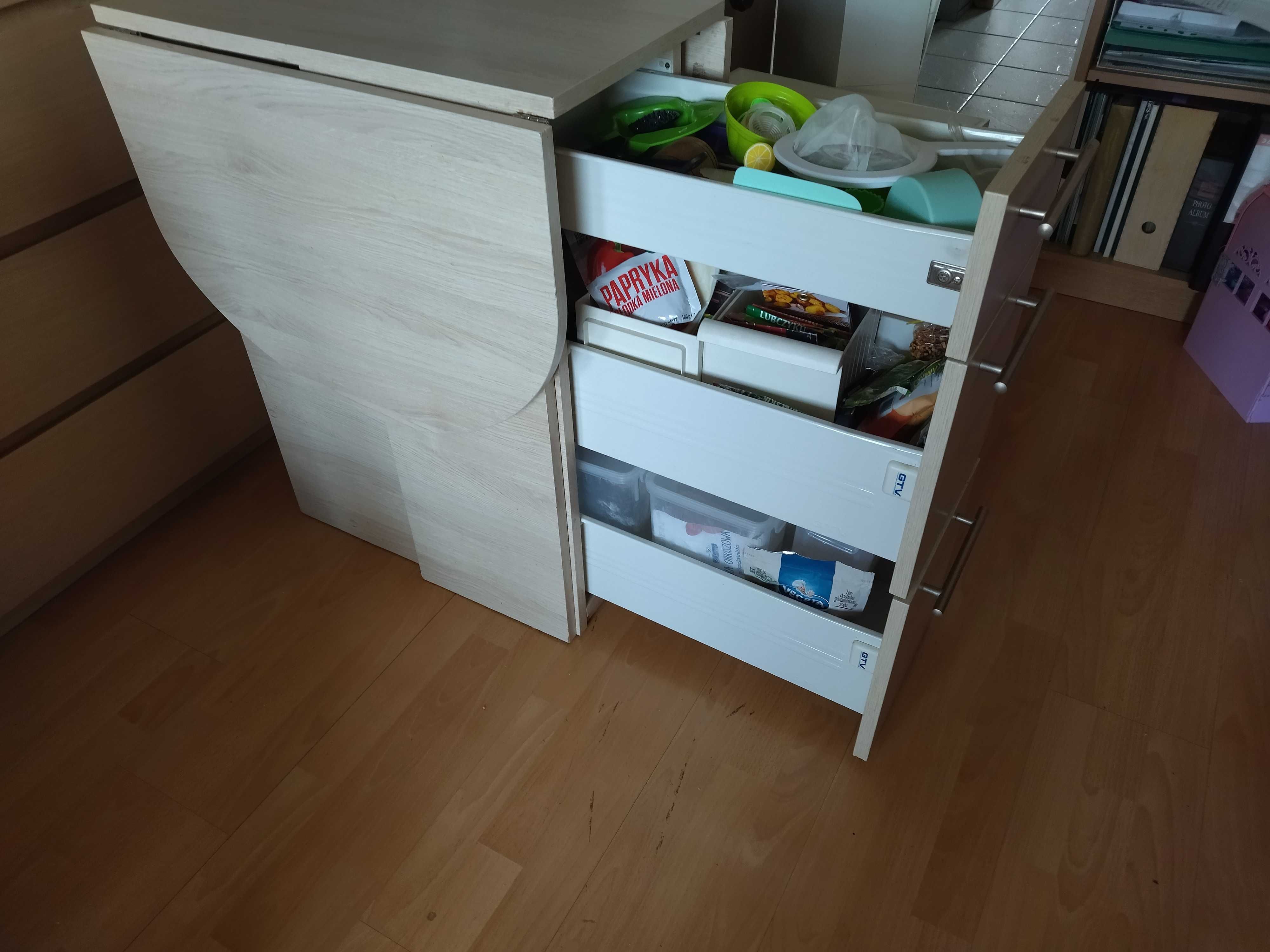stół kuchenny z rozkładanym blatem