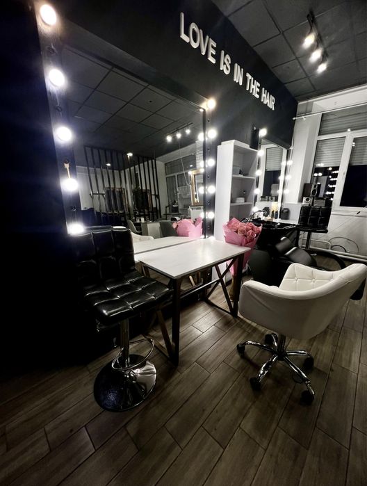 Оренда місця перукаря манікюра бровіста ламімейкера в салоні краси