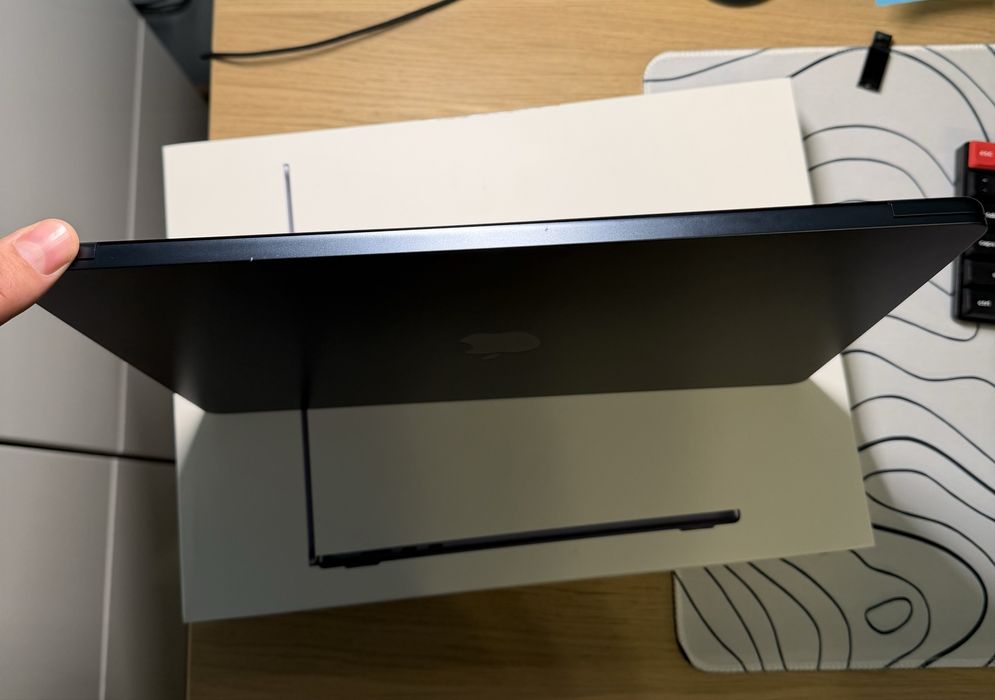 MacBook Air 15” M2 (2023) • 24GB/512GB • Midnight • bateria 100%