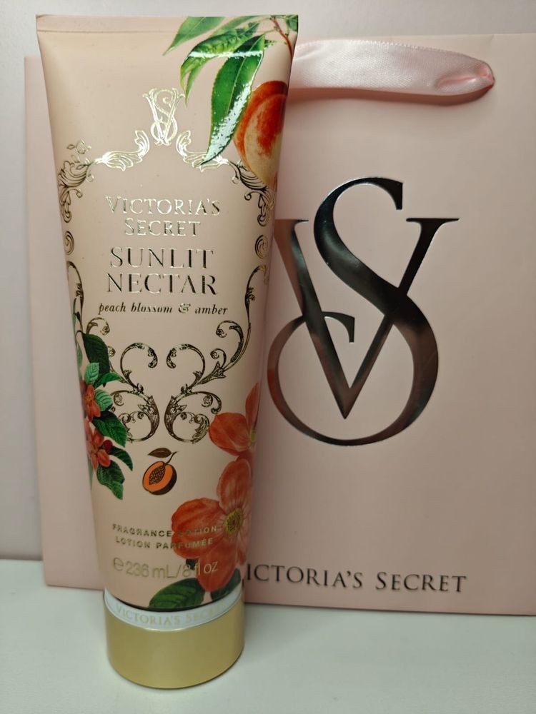 Спрей лосьйон скраб натуральна лінійка Вікторія сікрет VictoriasSecret