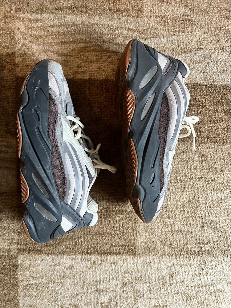 Adidas кросівки 37