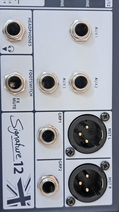 Мікшерний пульт Soundcraft Signature 12