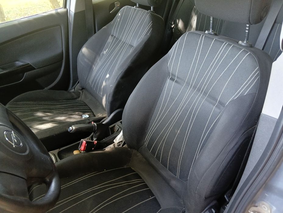 Opel corsa -uszkodzona