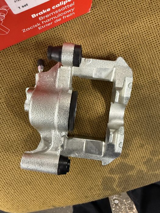 Задние суппорта на лексус ис 250 новые Max Gear