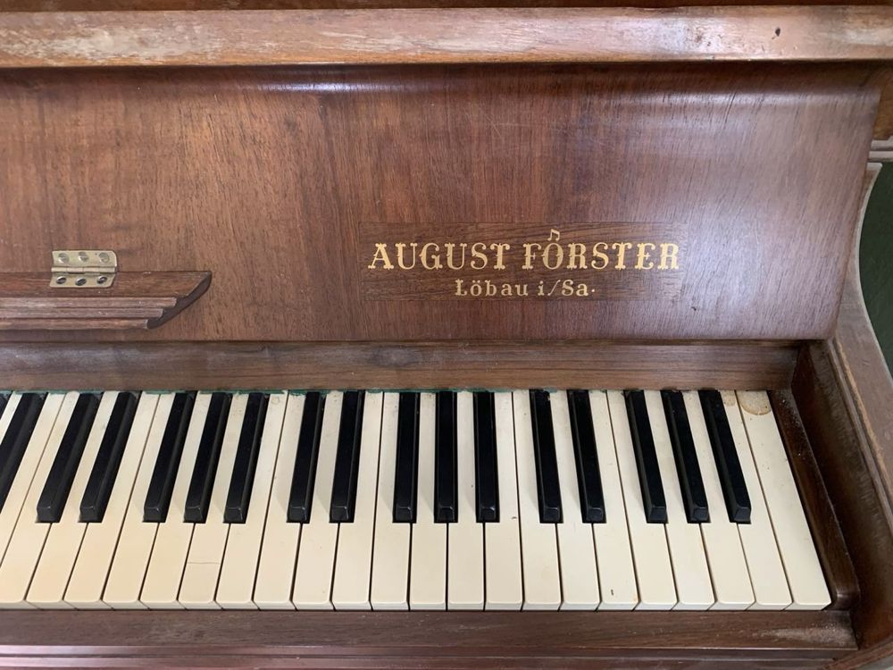 Піаніно August Forster