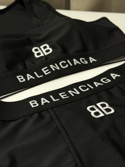 Купальник Balenciaga Баленсіага чорний спортивний топ баленсиага
