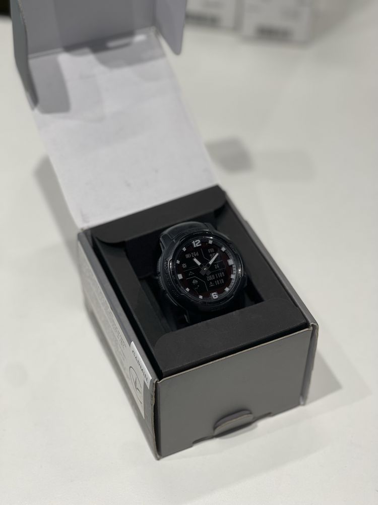 Смарт-часы Garmin Instinct Solar Graphite