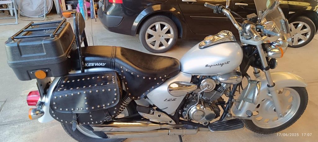 Mota 125 cc impecável