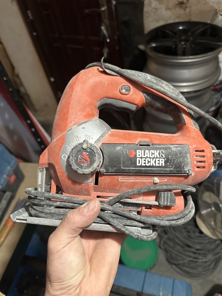 Wyrzynarka black and decker