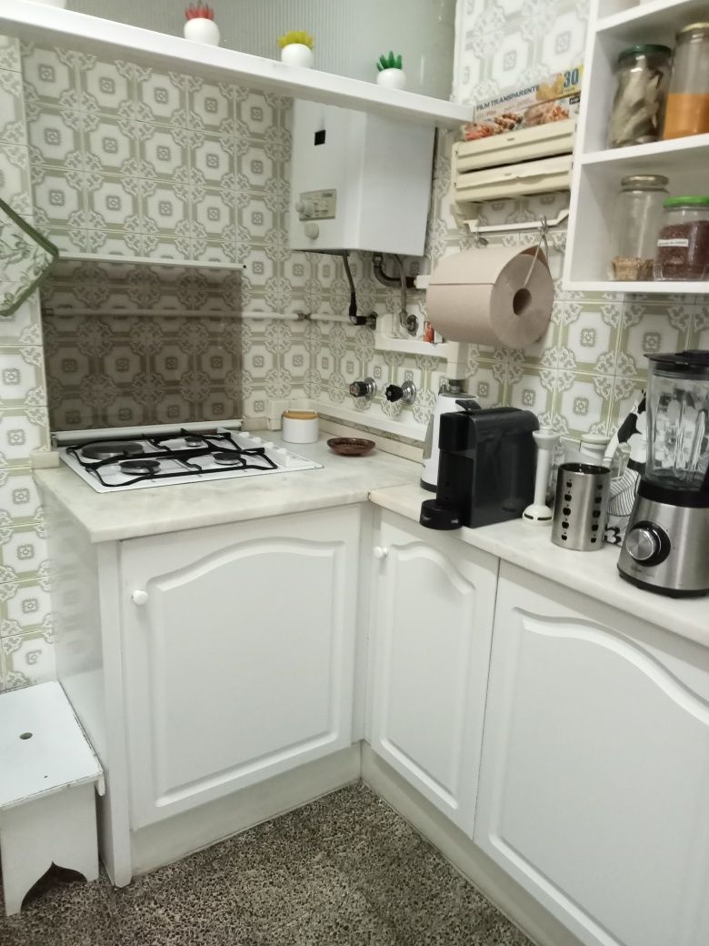Quarto para arrendar com casa de banho privativa tratamento de roupas