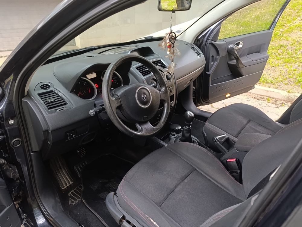 *Renault Megane*