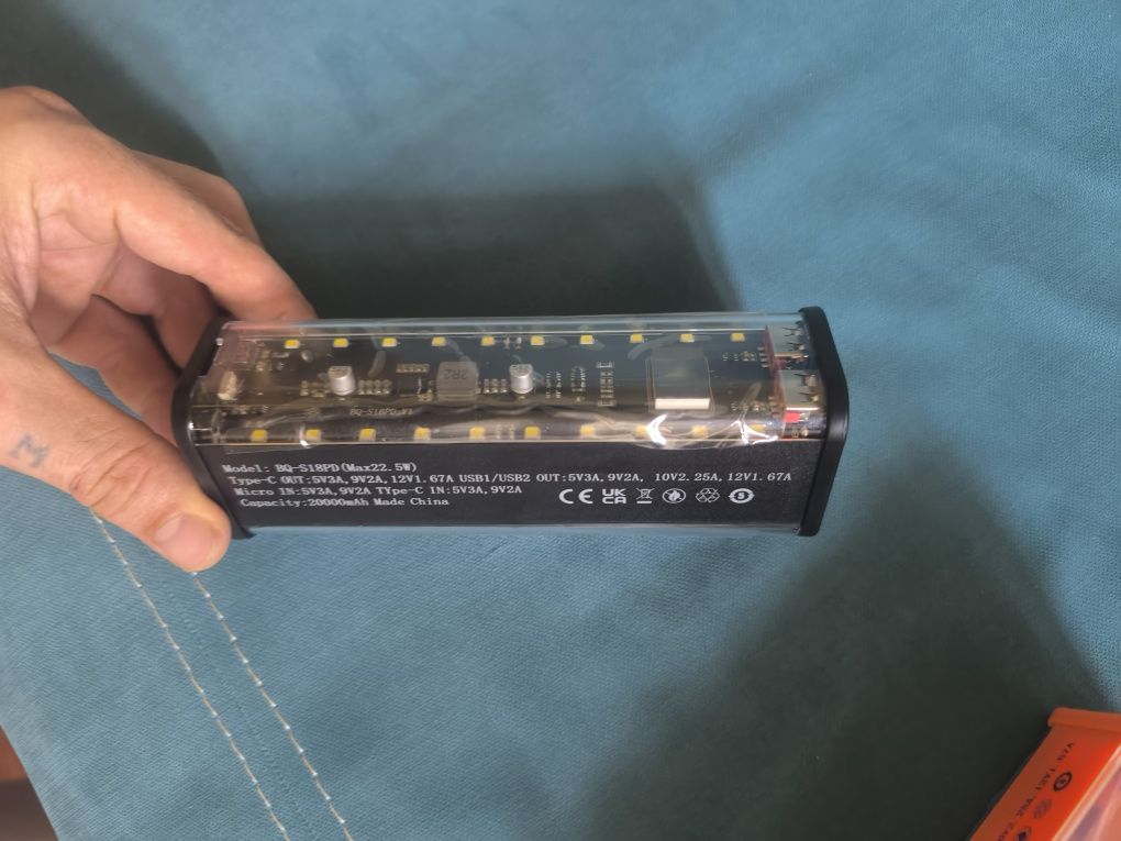 Корпус повербанка 8х18650 з ліхтарем LED, 22,5w швидка зарядка