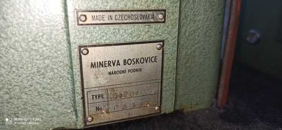 Minerva typ  01204/P2  łaciarka  do  szycia.