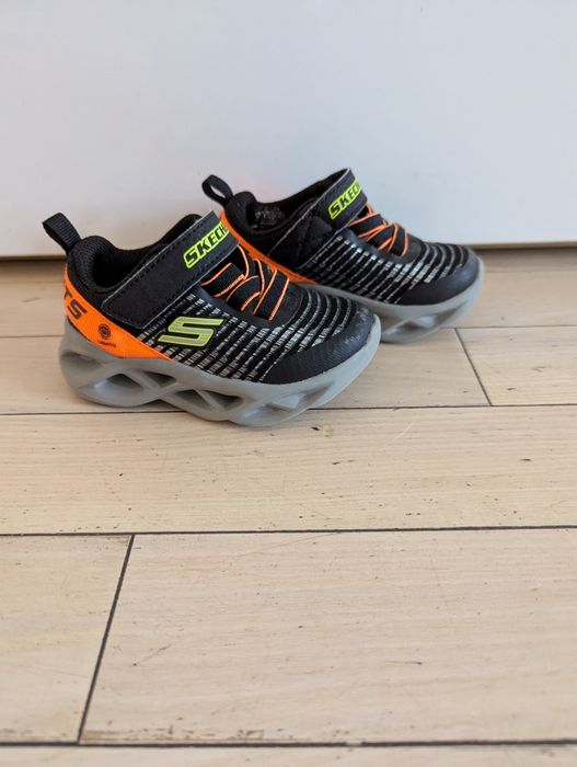 Sprzedam Sneakersy r.21