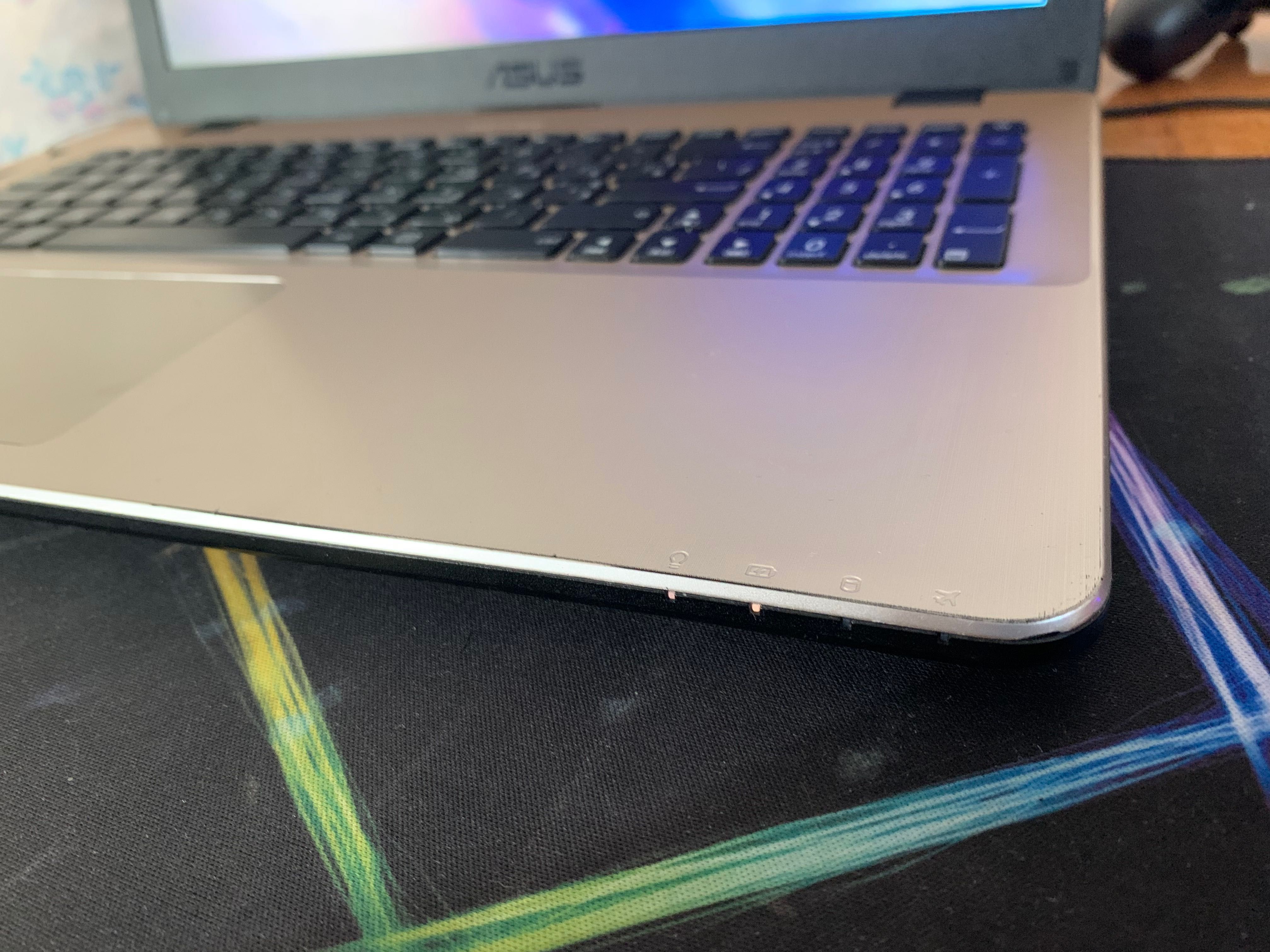 ASUS Vivobook 15
