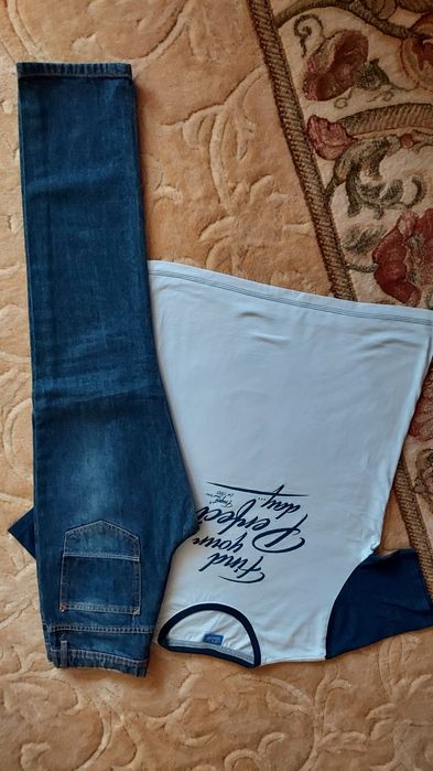 Wycierane spodnie i t-schert