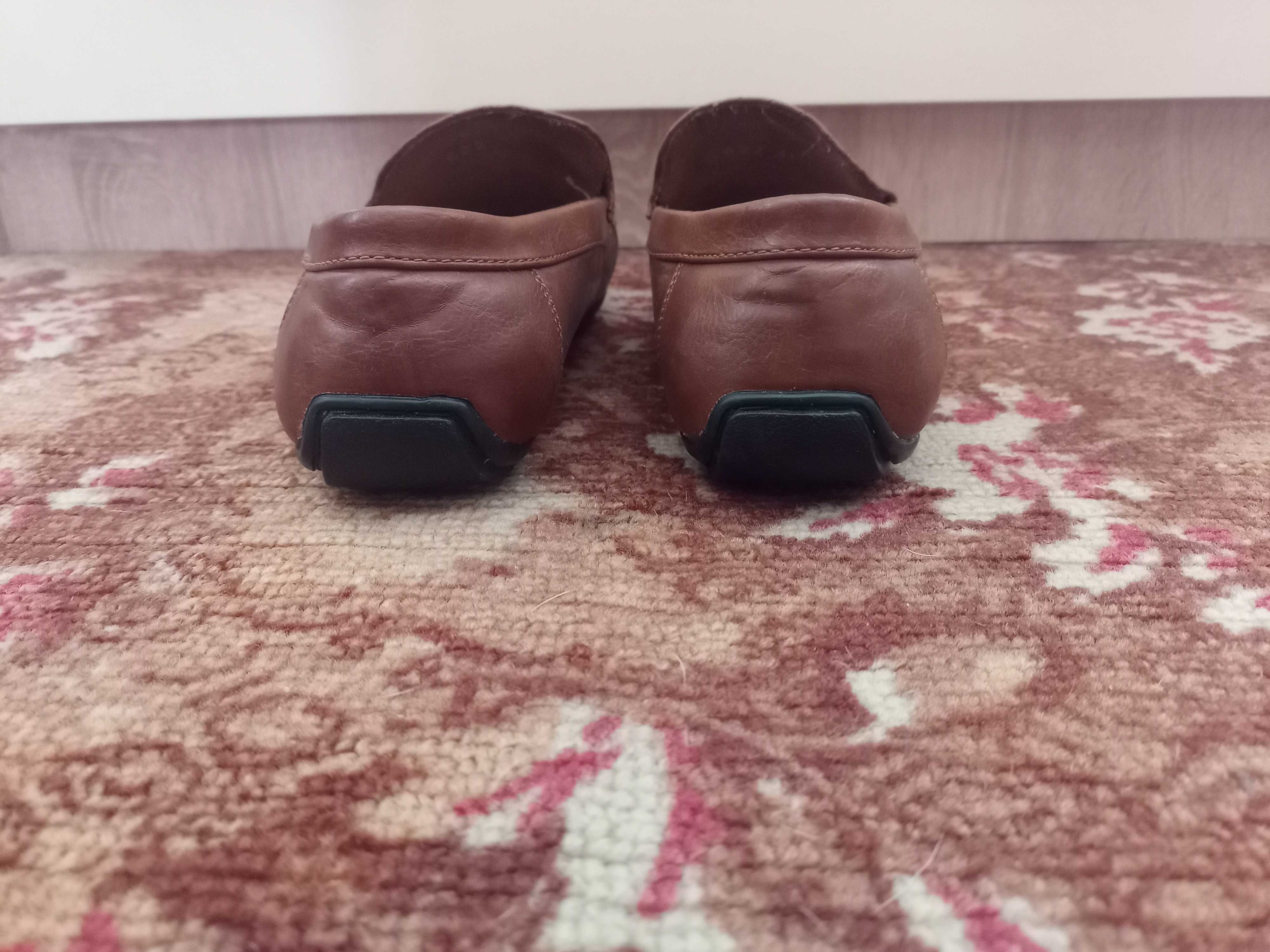 Чоловічі мокасіни..