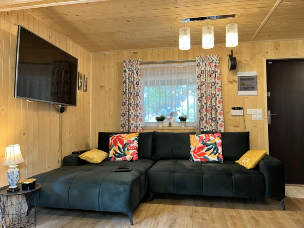 Domek drewniany z SAUNA i Jacuzzi JEZIORSKO