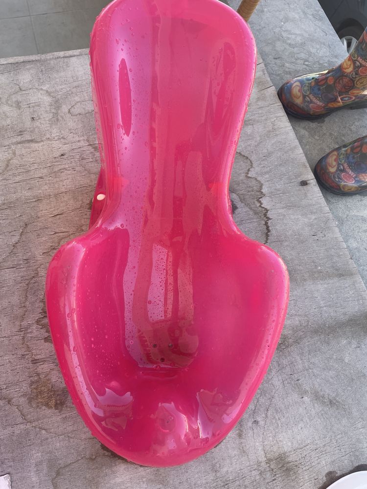 Apoio de banheira para banho do bebe marca Tigex